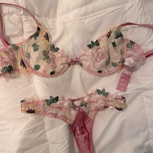 Fleur du Mal lingerie set in secret garden